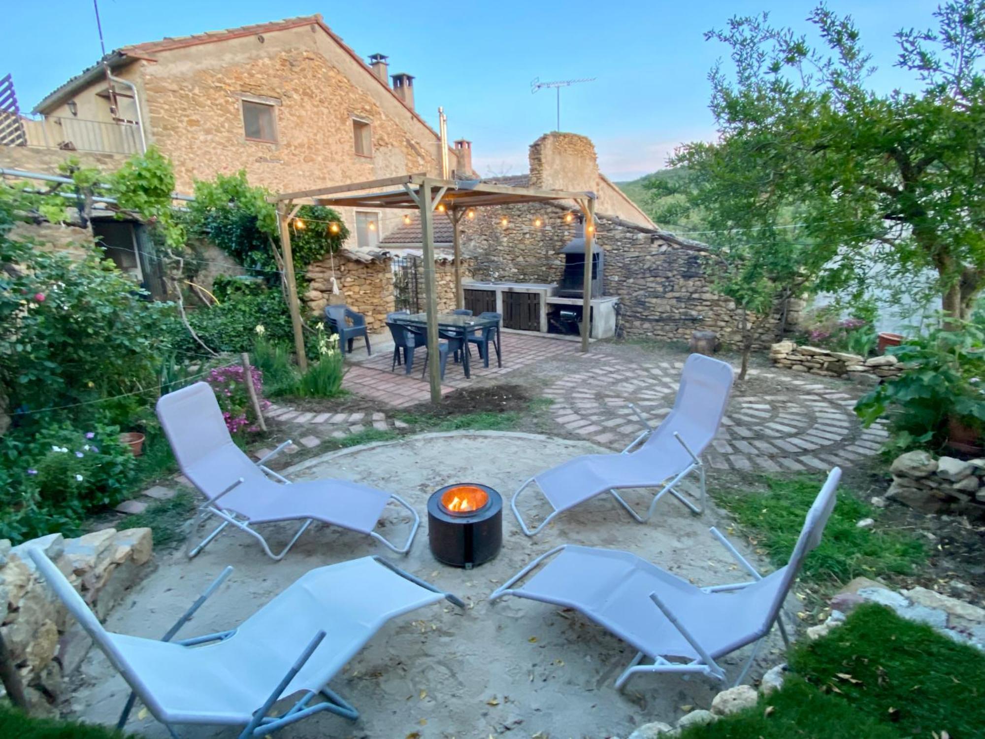 Casa Acollidora I Familiar Amb Jardi I Barbacoa Villa Ager Kültér fotó